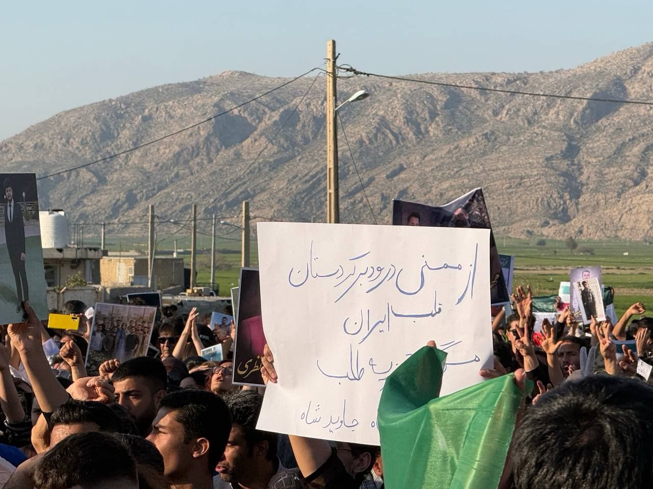 شاهزاده رضا پهلوی به مردم نورآباد ممسنی و عشایر ایران: هم‌دل و هم‌صدا ایران را آزاد می‌کنیم