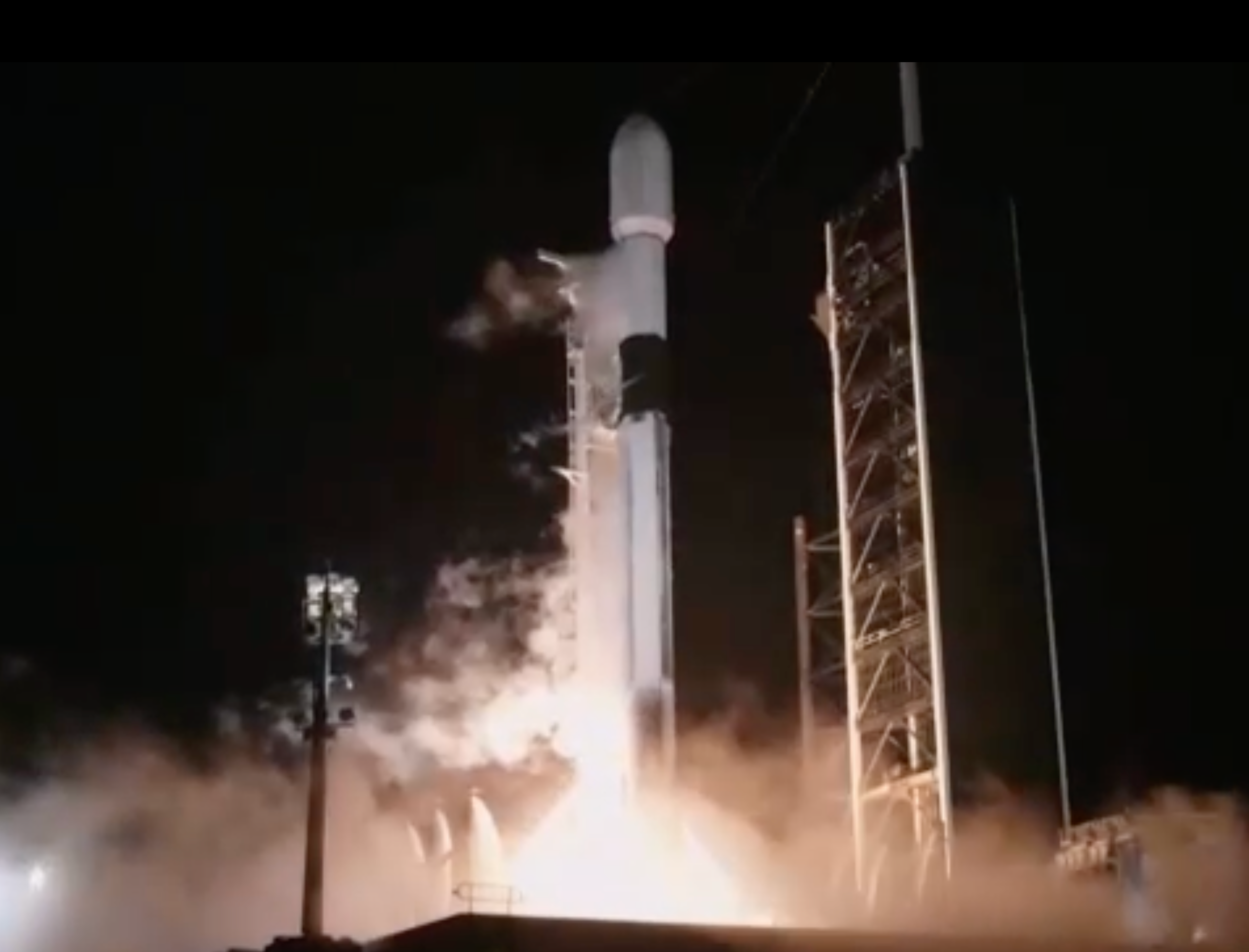 پرتاب نخستین کاوشگر یک شرکت خصوصی آمریکا برای فرود بر ماه