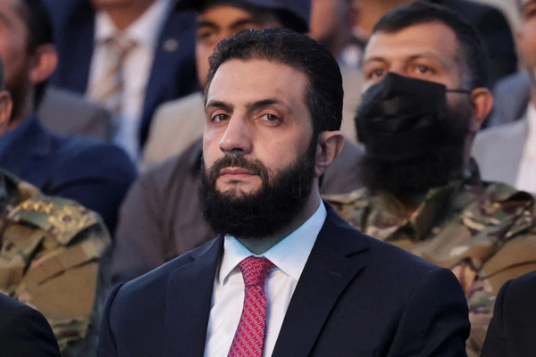 سيناتور أميركي: التطورات في سوريا تمثل "فرصة مزدوجة" لواشنطن للتخلص من نفوذ إيران وروسيا