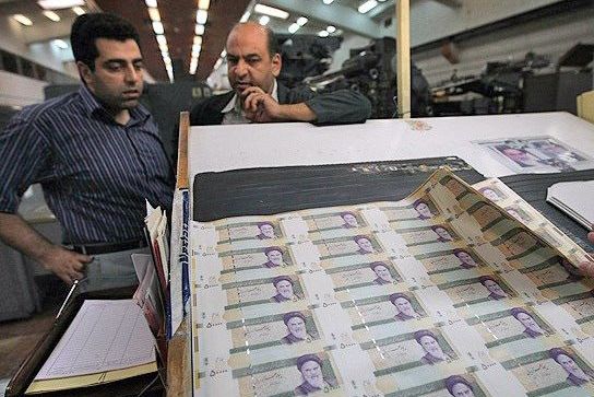 عضو هیات نمایندگی اتاقهای بازرگانی: دولت تا با کمبود نقدینگی مواجه میشود پول چاپ میکند