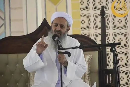 خطيب أهل السنة في إيران يدعو إلى وقف الإعدامات في البلاد