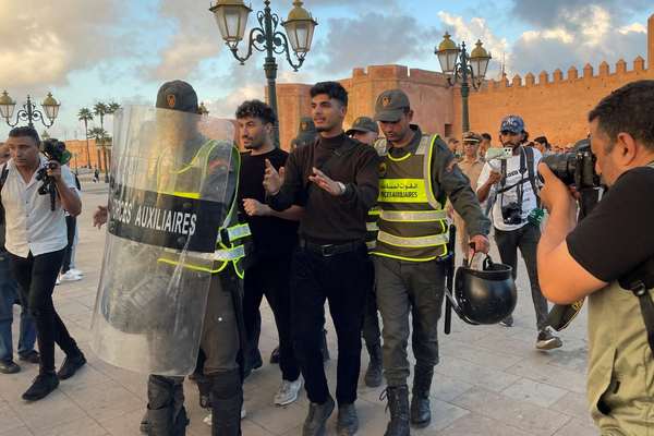 جوانان «نسل زد» مراکشی در پنجمین شب اعتراضات خود با پلیس درگیر شدند