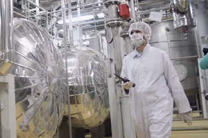 رویترز از آمادگی جمهوری اسلامی برای «انعطاف» درباره غنیسازی اورانیوم خبر داد