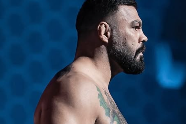 پیروزی امیر علیاکبری برابر تونی جانسون در سازمان ACA