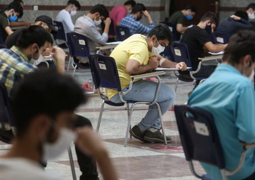 بازداشت متهمان فروش سوالات کنکور؛ روزنامه رسالت خواستار استعفای رئیس سازمان سنجش شد