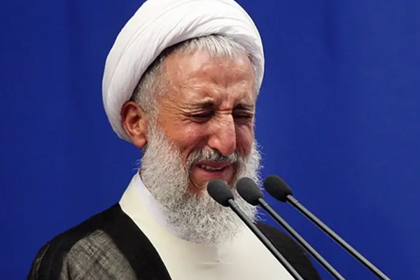 الكشف عن فضائح الفساد المالي لخطيب جمعة طهران وعائلته