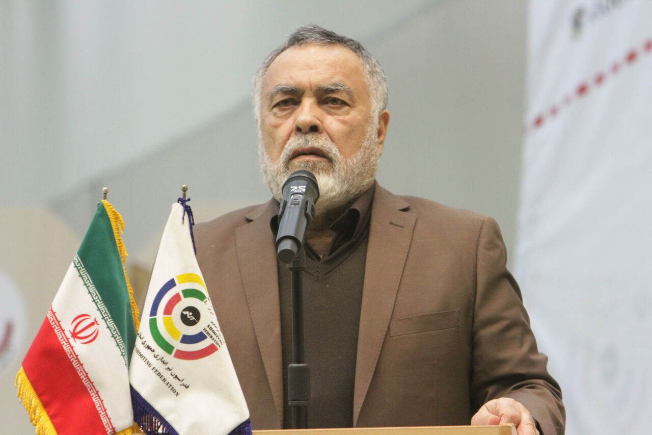 مشاور فرمانده سپاه: اگر کسی ما را تهدید کند دهانش را می‌شکنیم