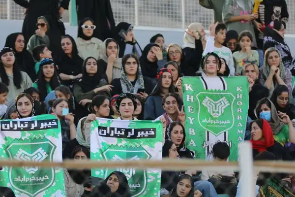 خیبر - فجرسپاسی با حضور تماشاگران زن و مرد برگزار میشود