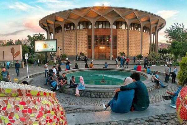 گزارشهای ضد و نقیض درباره تخریب حوض تئاتر شهر تهران