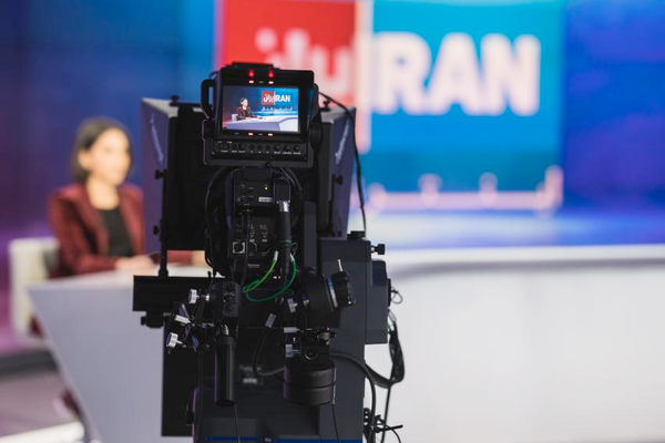 "إيران إنترناشيونال" تفوز بجائزة "AMM" الإعلامية المرموقة