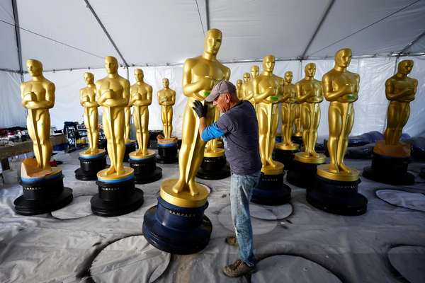 Dissident Iranian filmmakers urge Oscars to reject state-linked submissions