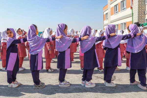 روزنامه اطلاعات: منع موسیقی در مدارس واقعیتهای ساده تربیتی را نادیده میگیرد