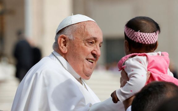 تاکید پاپ فرانسیس بر افزایش جمعیت: سگ و گربههای کوچک کم نداریم، کمبود کودک داریم