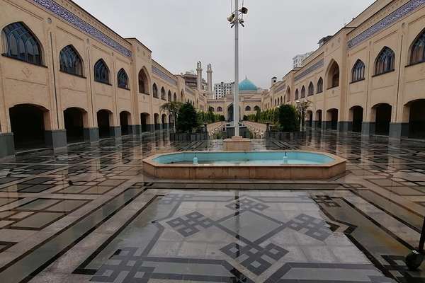 Prominent Cleric In Iran Says Government Money Bad For Seminaries