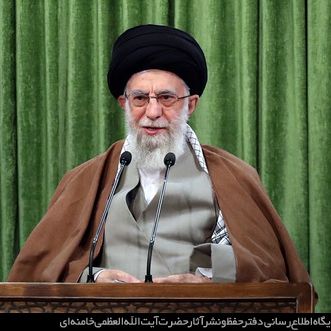 در صورت واکسیناسیون مشابه کشورهای همسایه، تلفات کرونا در ایران تا ۷۵ هزار نفر کمتر میشد