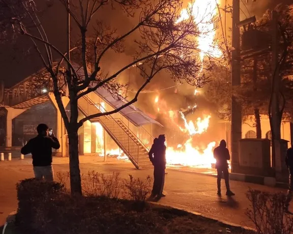 شب سوم کشتار بزرگ در مشهد؛ روایت شاهد عینی از نفربرهای زرهی و خیابانهای خونین