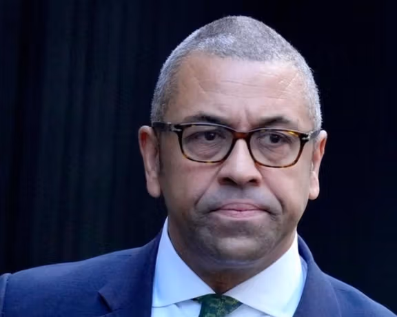 وزير خارجية بريطانيا يؤكد على حماية الصحفيين العاملين في وسائل الإعلام الناطقة بالفارسية