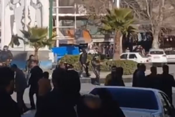 مخاطبان ایراناینترنشنال: علیرضا خداییفر شهروند معترض بود نه بسیجی