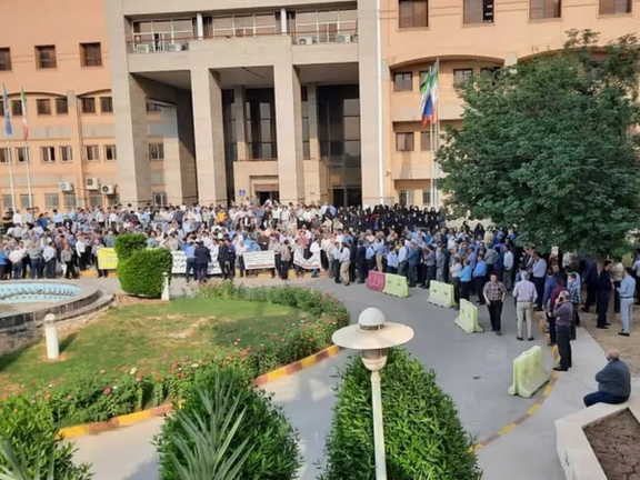 إضرابات وتجمعات احتجاجية للعمال والممرضين والمتقاعدين في مدن إيرانية مختلفة