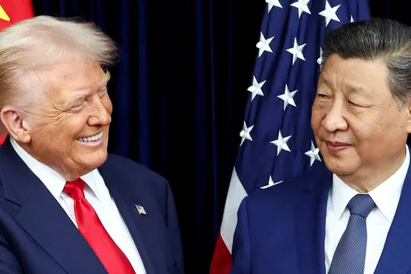 حرکت روی لبه تیغ؛ تلاش پکن برای ایستادن در میانه جنگ