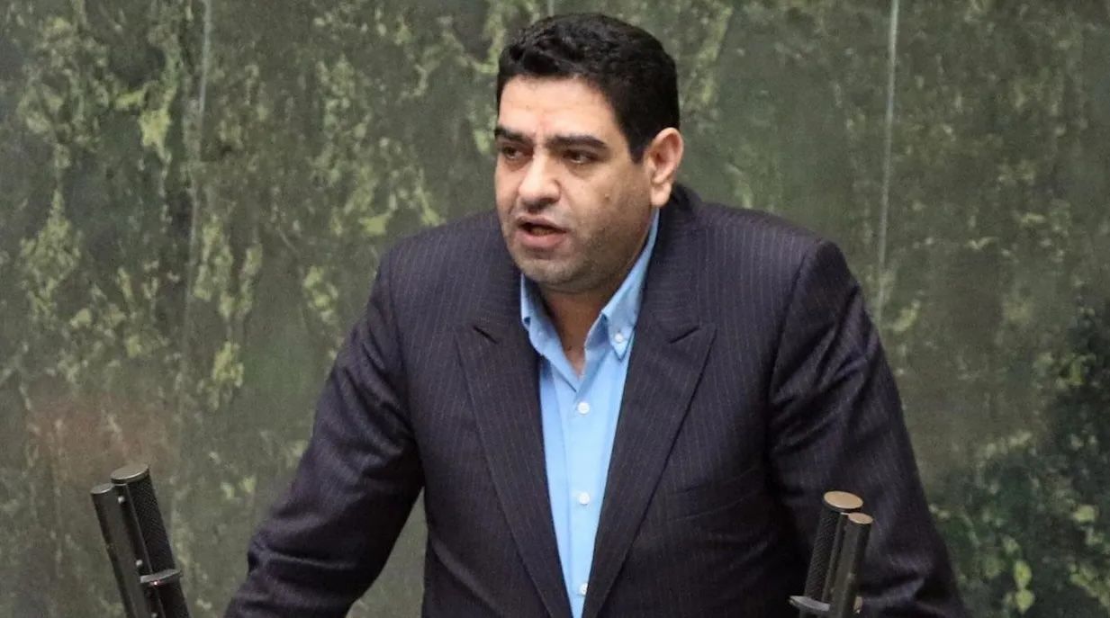 بیگدلی، نماینده مجلس: با هزار مکافات آب شرب را به روستا می‌بریم که باغچه آب بدهند