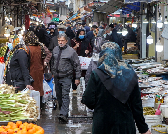 آمار بانک مرکزی: متوسط درآمد سرانه مردم در دوره روحانی، بیش از ۲۲ درصد کاهش یافته