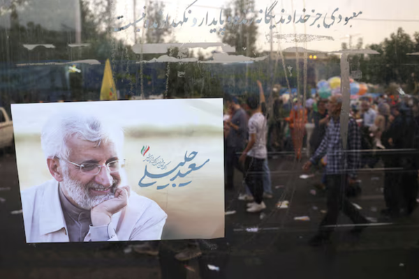 "وول ستريت جورنال": هزيمة إيران في الحرب عززت نفوذ المتشددين الجدد