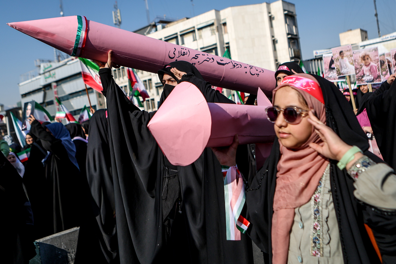 امام جمعه موقت تهران: «موشک آبی» آماده پرتاب به قلب دشمن است