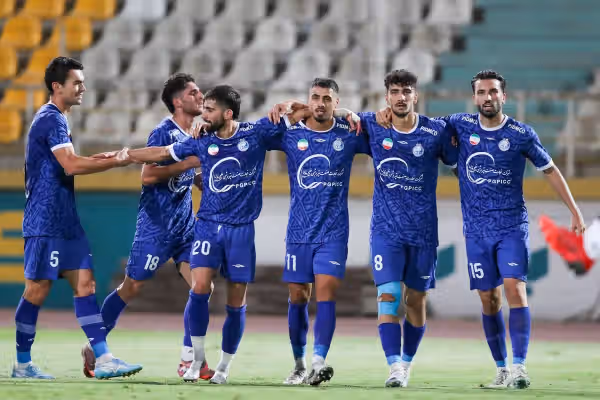 رییس هیات مدیره هلدینگ خلیج فارس: برای فروش استقلال با چند هوادار متمول گفتوگو کردیم