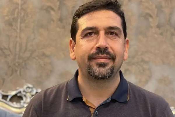 اعتقال طبيب إيراني لنشره صورة لـ"الكباب" ليلة مقتل قيادي بالحرس الثوري في سوريا