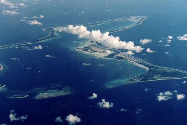 بريطانيا تدين "الهجمات المتهورة" للنظام الإيراني بصاروخين باليستيين على قاعدة دييغو غارسيا