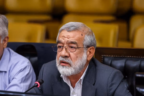 غضنفری، نماینده تهران: هر جا دستمان برسد، ترامپ و نتانیاهو را میزنیم