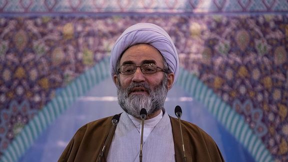 ممثل خامنئي: حرائق أميركا انتقام إلهي