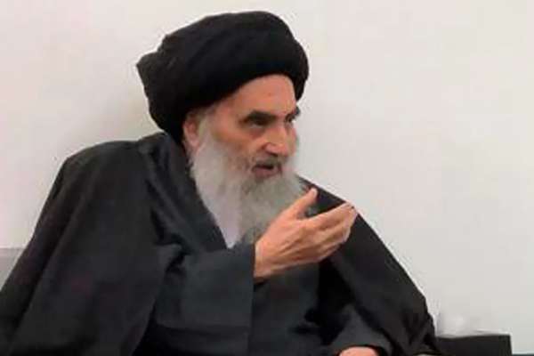 آیتالله سیستانی: مومنان پشت سر کسی که حقوق دولتی دریافت میکند نماز نخوانند