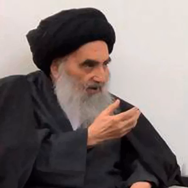 آیتالله سیستانی: مومنان پشت سر کسی که حقوق دولتی دریافت میکند نماز نخوانند