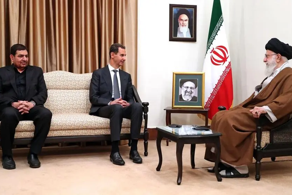 سقوط الرجل الذي وصفه خامنئي بـ "المقاتل الكبير والمقاوم"