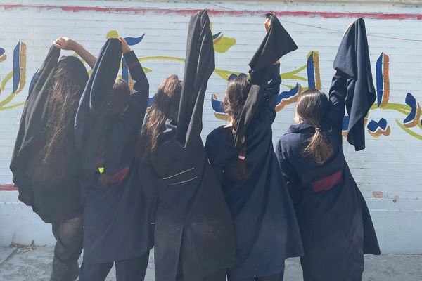 لائحة تنفيذية جديدة للتعليم تسمح بـ "أمننة" المدارس في إيران