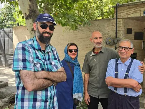 صادق زیباکلام در پاسخ به واکنشها به عکس گرفتنش با حمید نوری: جسارت «نه» گفتن نداشتم