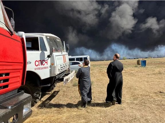 کشیشهای روس برای خاموش کردن آتشسوزی به طلسم روی آوردند