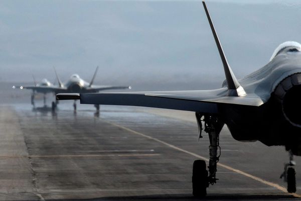 صحيفة عبرية: ازدياد احتمال اندلاع حرب جديدة بين إسرائيل وإيران أشد قسوة وعنفًا من السابق