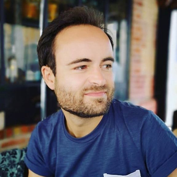 إطلاق سراح مواطن فرنسي من سجون إيران بوساطة عمانية