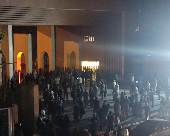 تلاش ناکام امنیتیها برای محاصره دانشگاه شریف؛ انجمن اسلامی: فاتحه دانشگاه را خواندیم