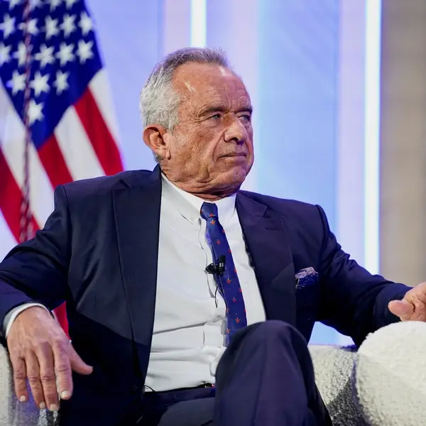 وزیر بهداشت آمریکا به «سیدیسی» دستور داد موضع خود را درباره واکسنها و اوتیسم تغییر دهد