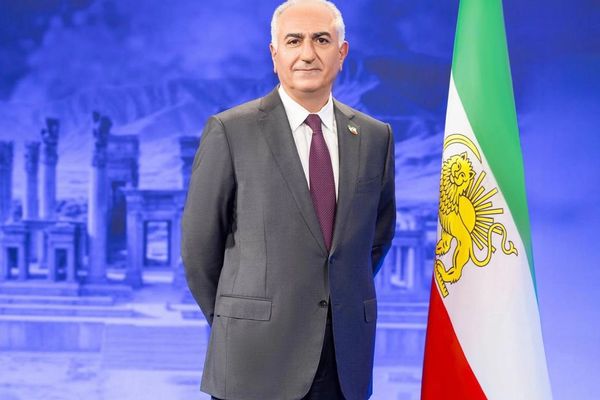 شاهزاده رضا پهلوی به ایرانیان خارج کشور: تجمعات در سطح شهر و کشورهای خارجی را ادامه دهید