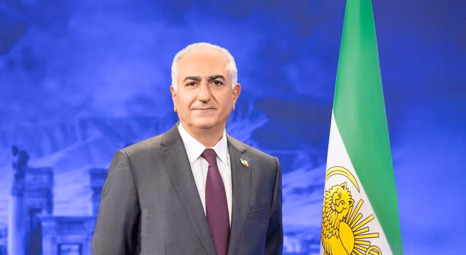 دفتر شاهزاده رضا پهلوی: به جهان نشان دهید تیم واقعی ایران، مردم ایران هستند