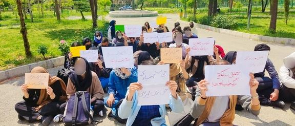 تحصن دانشجویان در چندین دانشگاه ایران در اعتراض به حجاب اجباری و احکام سنگین انضباطی