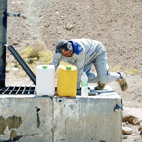 تفاقم أزمة المياه في عدد من المحافظات الإيرانية.. وخبراء: السبب مشاريع الحكومة