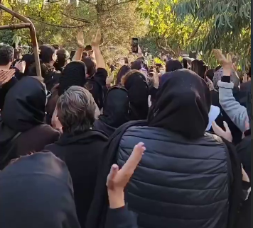 تجمع در عبدل آباد تهران و حمله به مراسم یادبود حمیدرضا روحی در بهشت زهرا