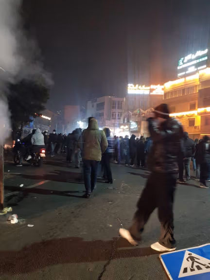 شاهد عيان: ليلة 9 يناير كانت "جحيمًا حقيقيًا" في طهران