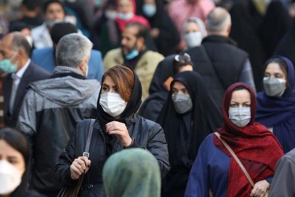دراسة استقصائية: ثلث الإيرانيين يريد الهجرة بسبب اليأس والصعوبات الاقتصادية وغياب الحريات
